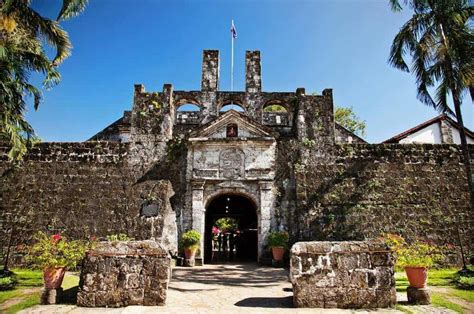  Le Fort de San Pedro: Un Bastion d'Histoire au Coeur Vibrant de Cebu!