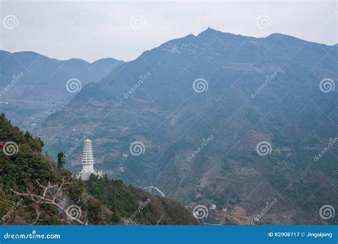 Le Mont Wenfeng : Un Sanctuaire Ancestral à Découvrir Absolument !