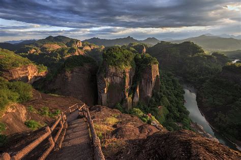  Le Mont Wuyi, un paradis de falaises calcaires et de grottes mystérieuses!