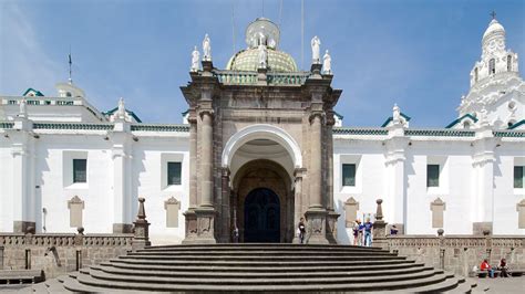  La Cathédrale de Quito : Un Monument Impréssionnant aux Traces d'une Histoire Fascinante!