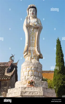 Le Temple de Guanyin: Une oasis spirituelle et architecturale au cœur vibrant de Luzhou !